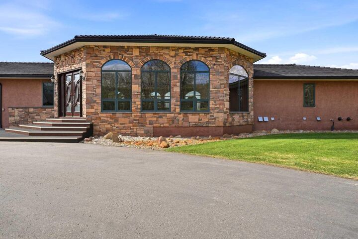 Property Photo: 252072 Township Road 431A AB T4J 1R1