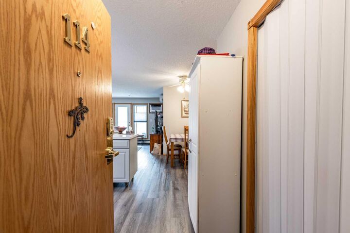 Property Photo:  1535 Southview Drive SE 114  AB T1B 4H8 