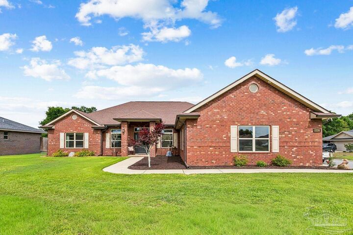 Property Photo:  5534 Bellview Ct  FL 32583 