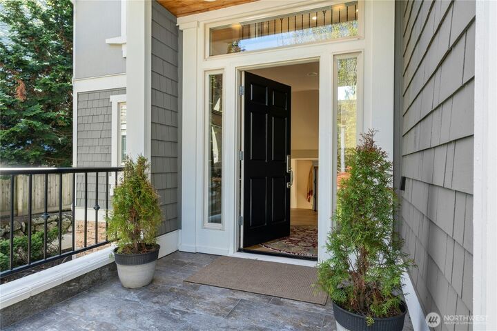 Property Photo: 7003 117th Place NE WA 98033