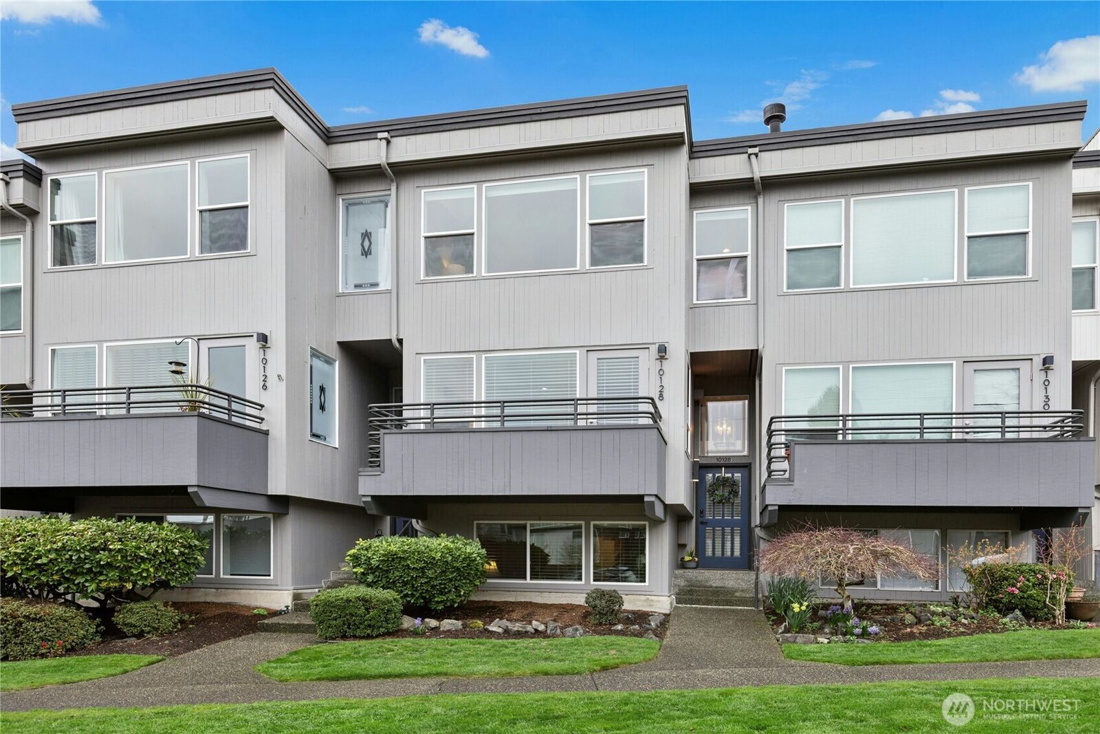 Property Photo:  10128 NE 63rd Street  WA 98033 