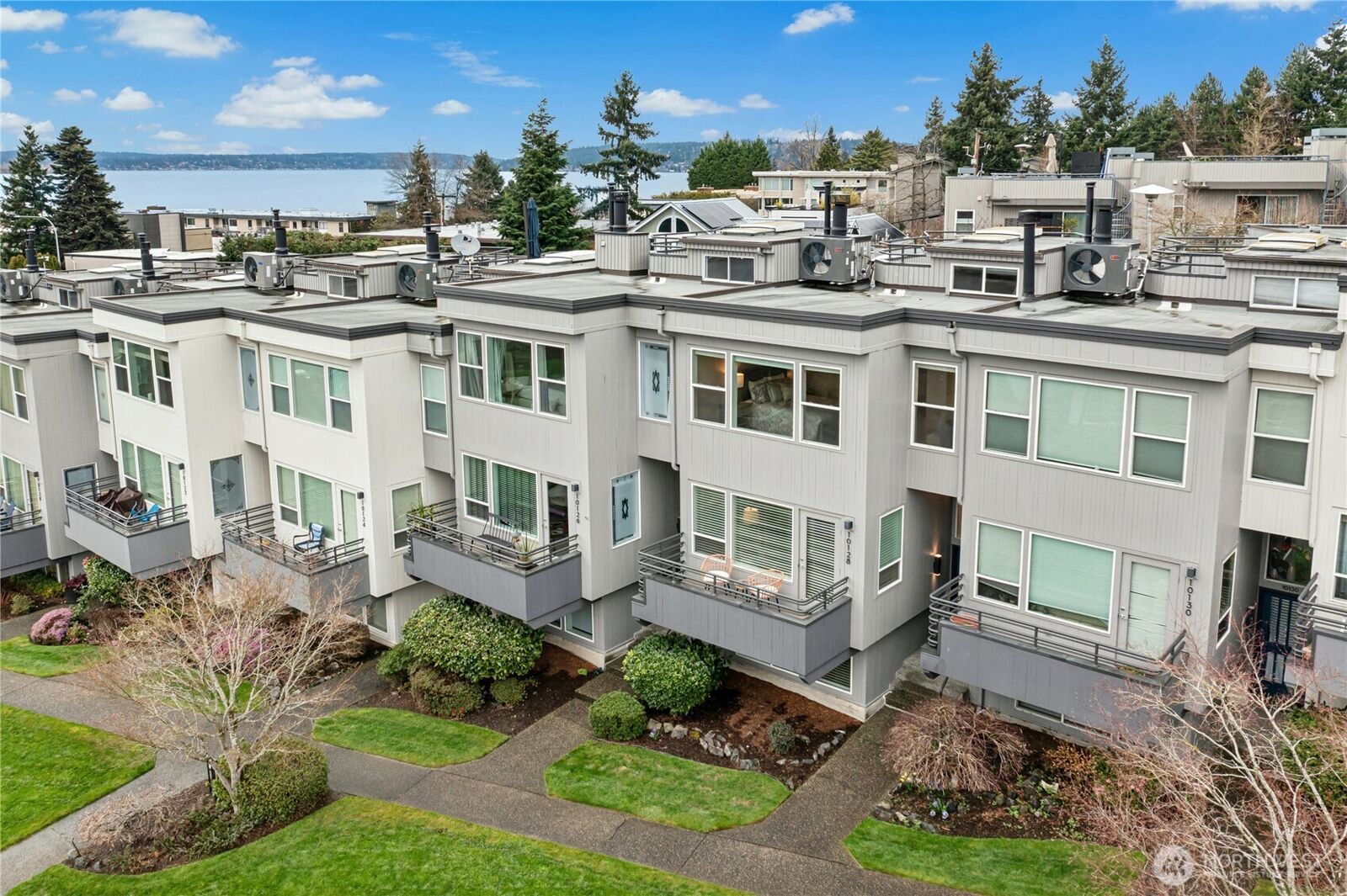 Property Photo:  10128 NE 63rd Street  WA 98033 