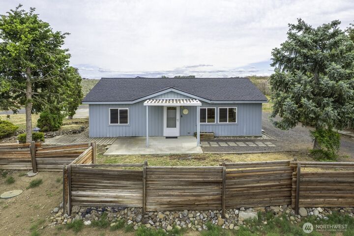 Property Photo: 11397 Dodson Road NW WA 98823