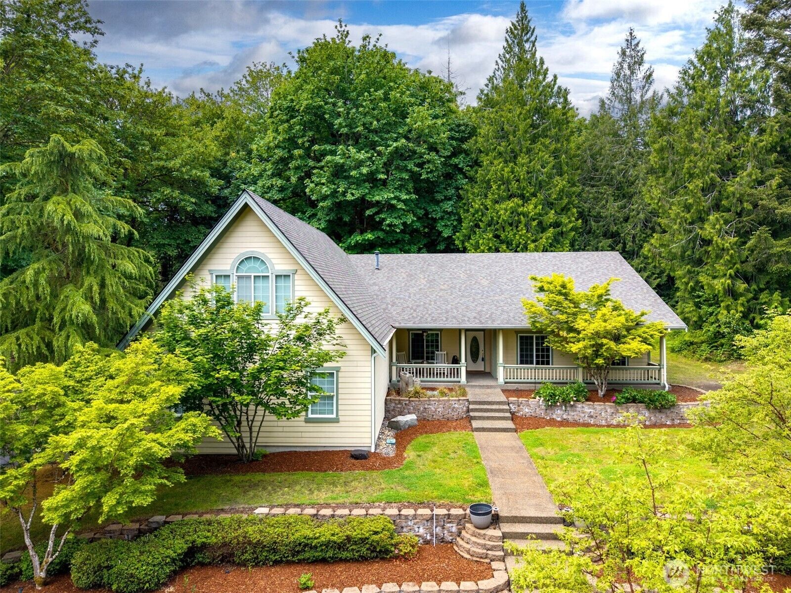 Property Photo:  2530  106th Lane SE  WA 98501 