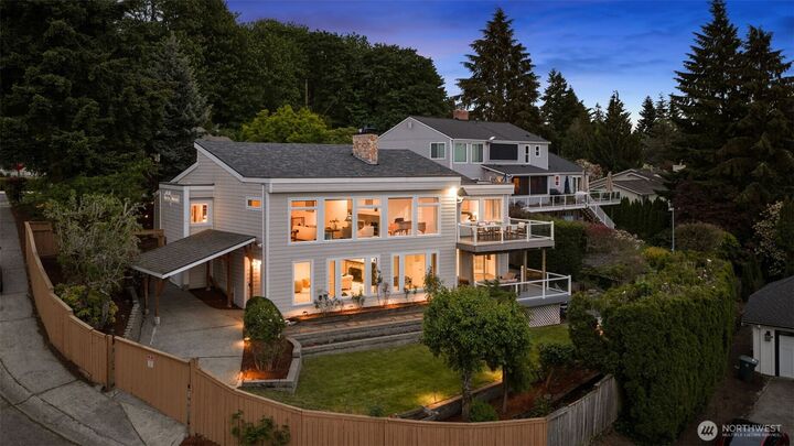 Property Photo:  5525  Highland Drive  WA 98006 