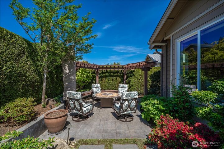 Property Photo: 14210 188th Avenue E WA 98391