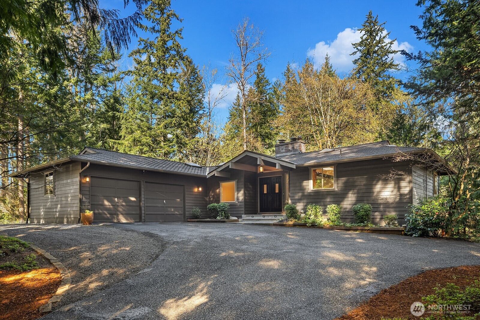 Property Photo:  2836  241st Avenue SE  WA 98075 