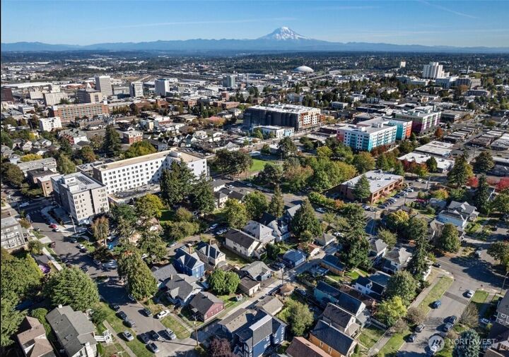 Property Photo:  1214 S 8th 1 & 2  WA 98405 