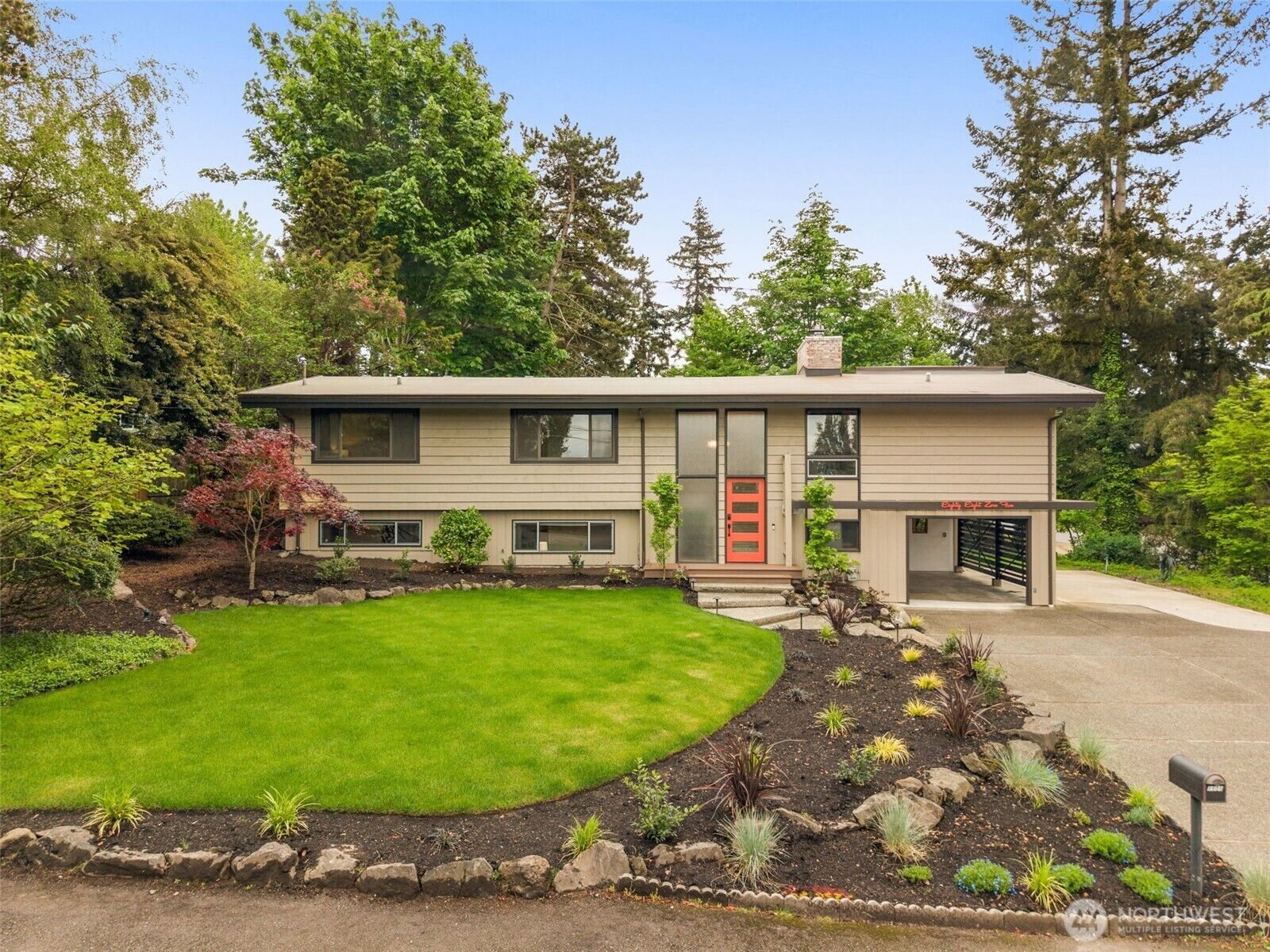 Property Photo:  8805 SE 39th Street  WA 98040 