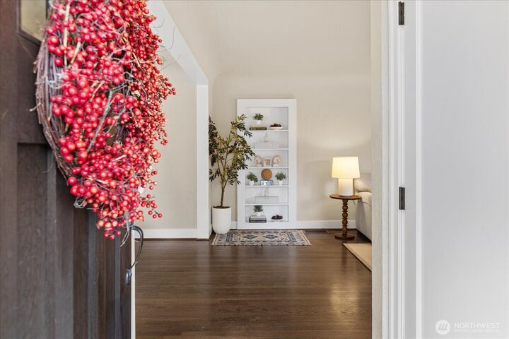 Property Photo:  1020 NE 100th Street 1  WA 98125 