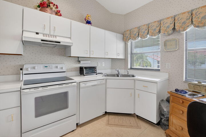 Property Photo:  5907 Parkwalk Drive  FL 33472 