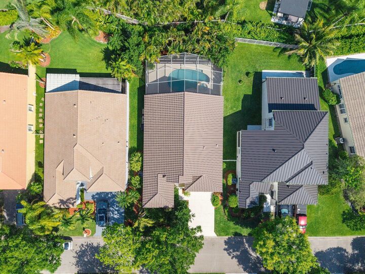 Property Photo: 2016 Island Circle FL 33326