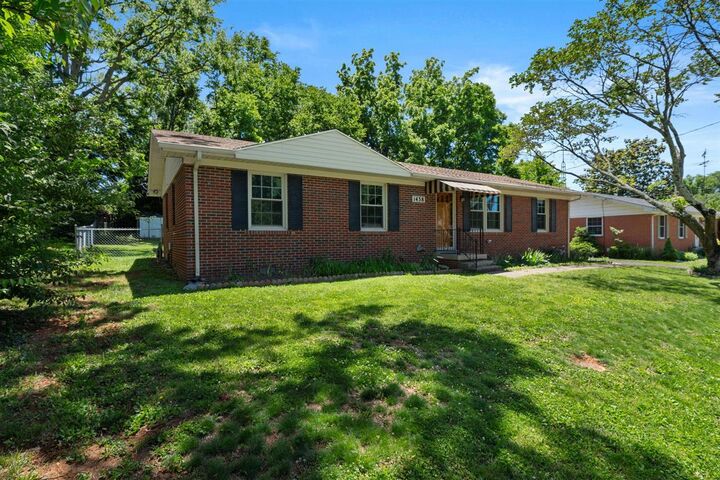Property Photo:  1438 Clayton Court  KY 42104 