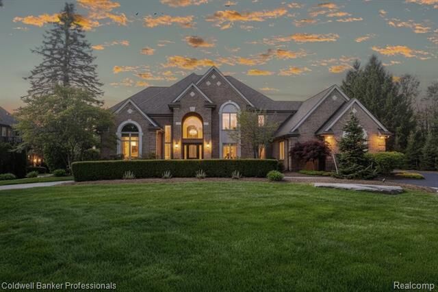 Property Photo:  2531 Cedar Brook Court  MI 48309 