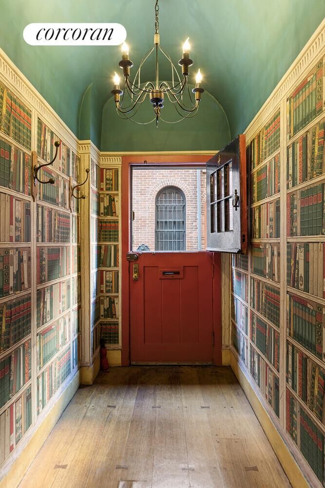 Property Photo:  4 Sniffen Court  NY 10016 