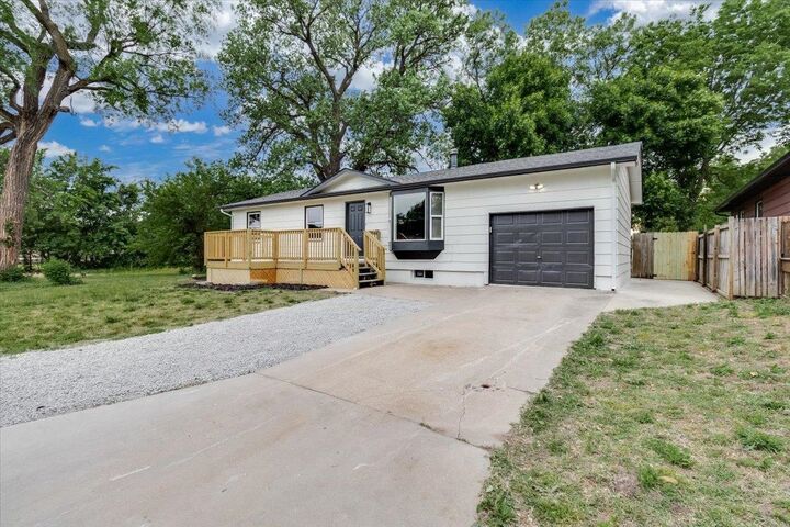 Property Photo:  305 Central  Ave  KS 67114 