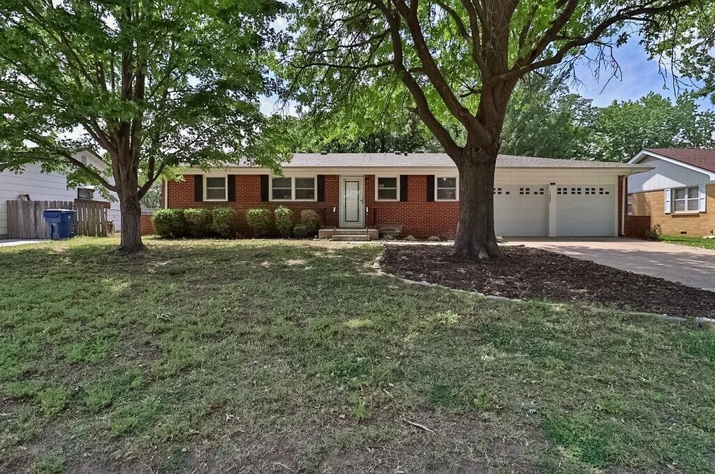 Property Photo:  1605 N Illinois Ave  KS 67203 