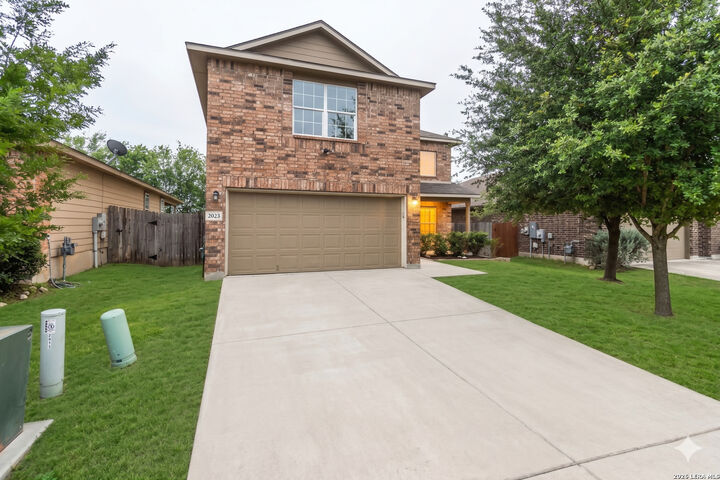 Property Photo: 2923 Sunset Bnd TX 78244