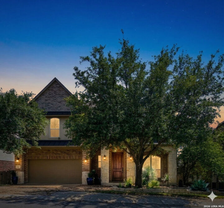 Property Photo:  206 Enchanted Hl  TX 78260 