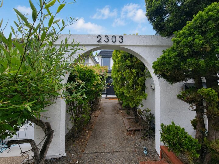 Property Photo:  2303 Hastings Drive  CA 94002 