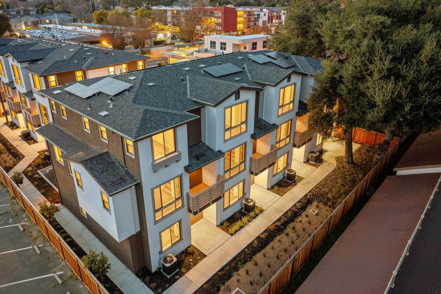 Property Photo:  943 Woodside Road  CA 94061 