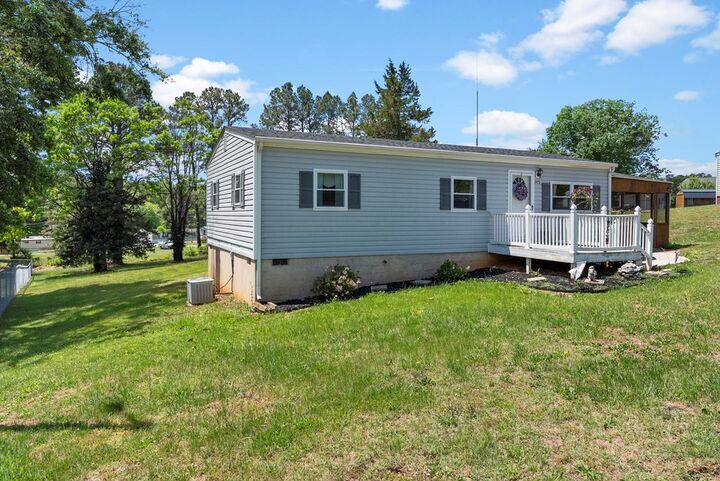 Property Photo:  2472 Suburban Rd  VA 24501 
