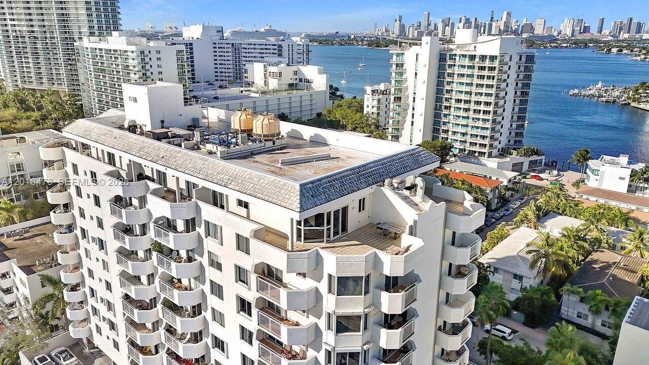 Property Photo:  1621 Bay Rd Ph1  FL 33139 