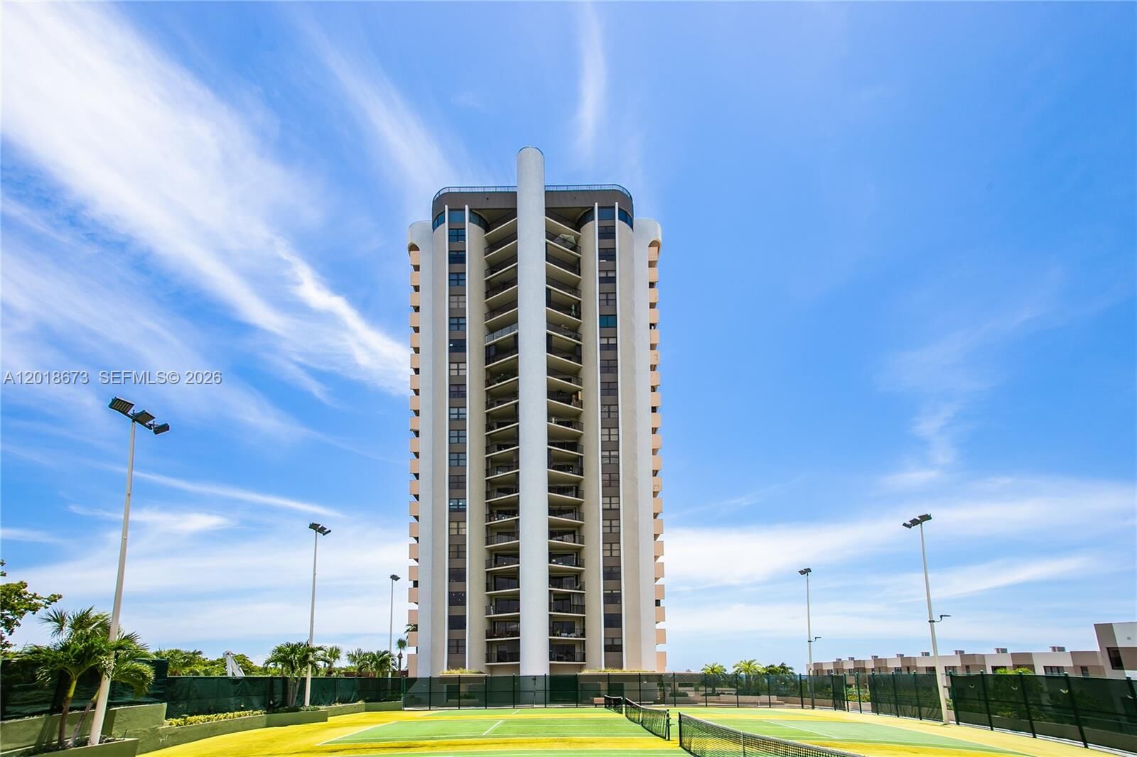 Property Photo: 1800 NE 114th St 1207 FL 33181