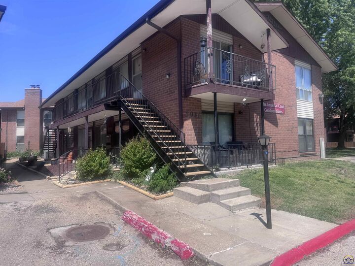 Property Photo:  3031 SW Lydia Ave Apt. 115  KS 66614 