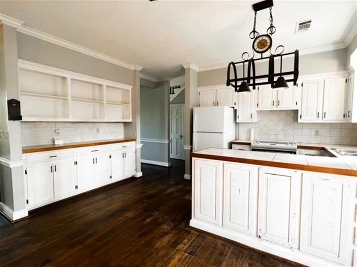 Property Photo:  331 Santa Anna Dr Drive  LA 70611 