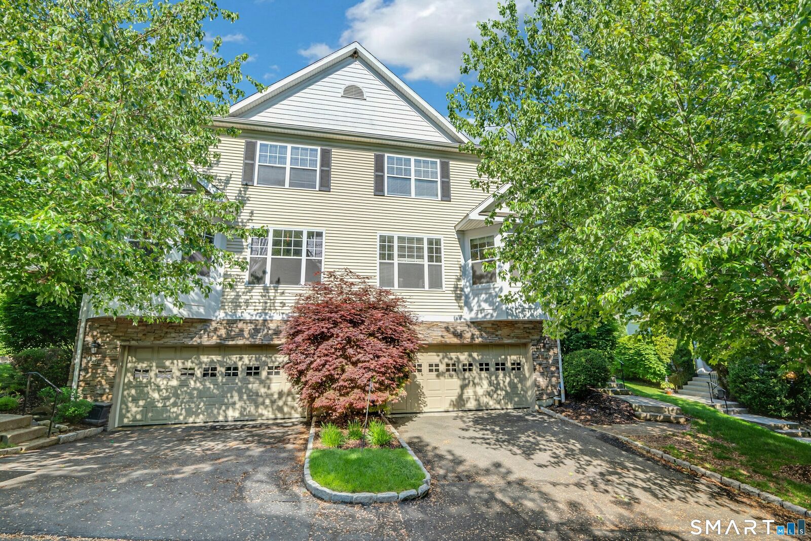 Property Photo:  21 Woodcrest Lane 21  CT 06810 