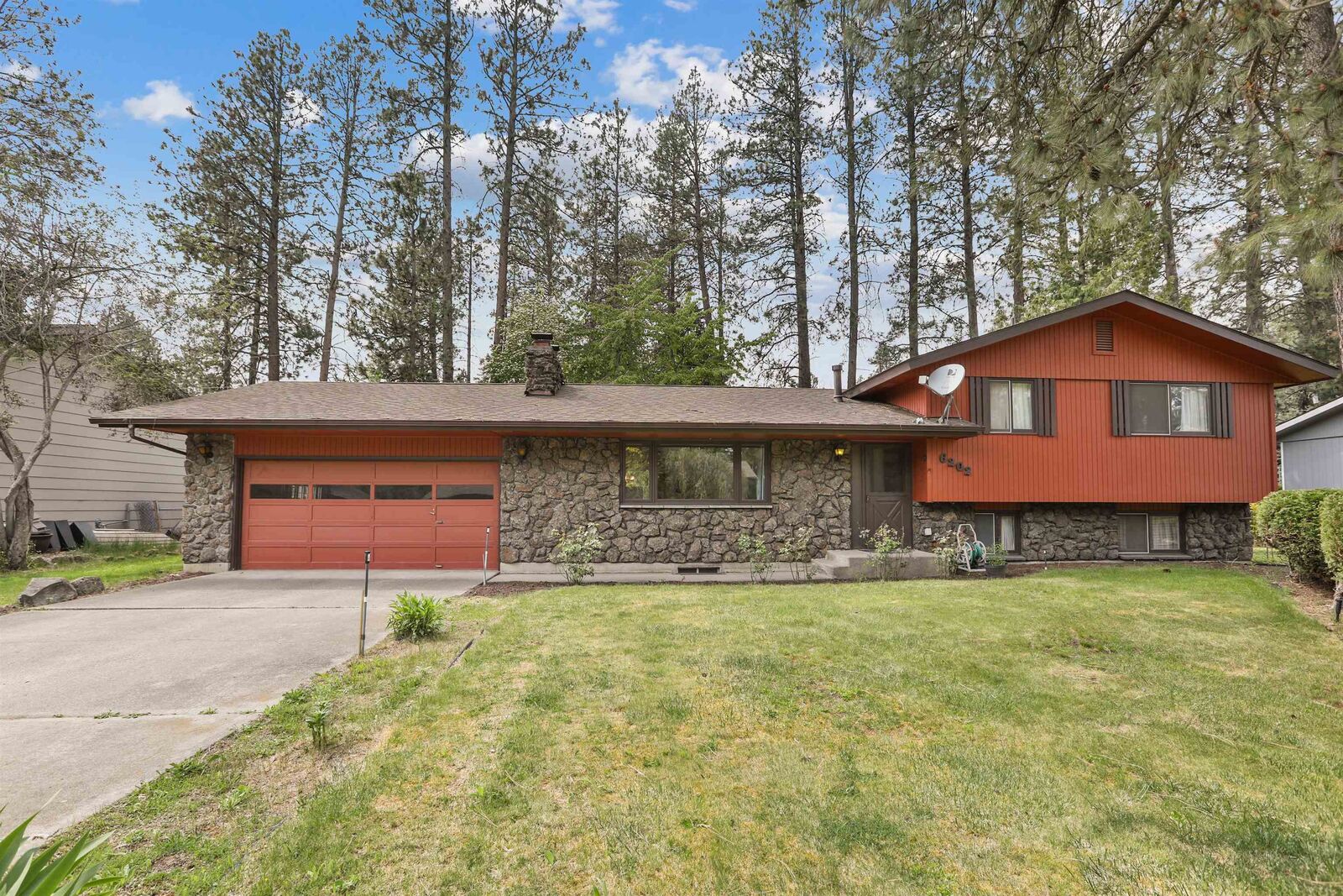 Property Photo:  6202 S Pittsburg St  WA 99223 