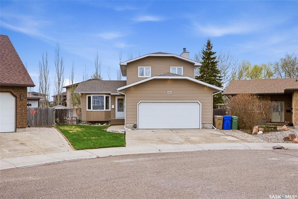 Property Photo:  6962 Maple Brook Crescent  SK S4X 4J3 