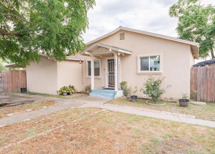 Property Photo: 1209 W 6th CA 93230