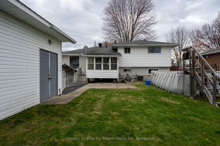 Photo de la propriété:  22 Nightingale Drive  ON P1A 2R2 