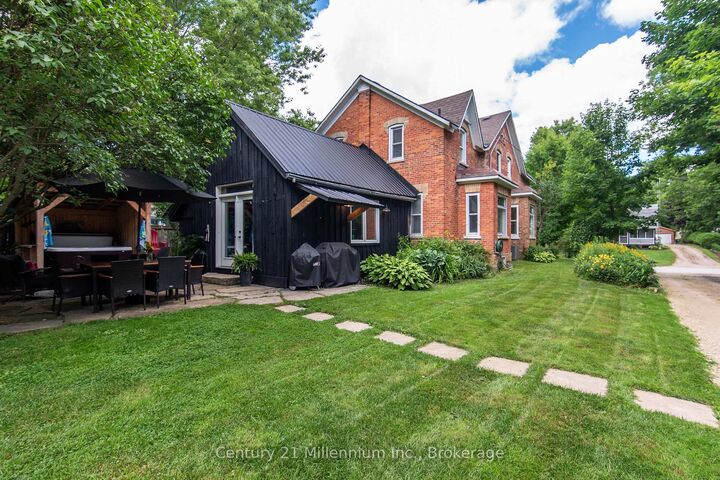 Property Photo:  16 Peter Street  ON N0C 1E0 