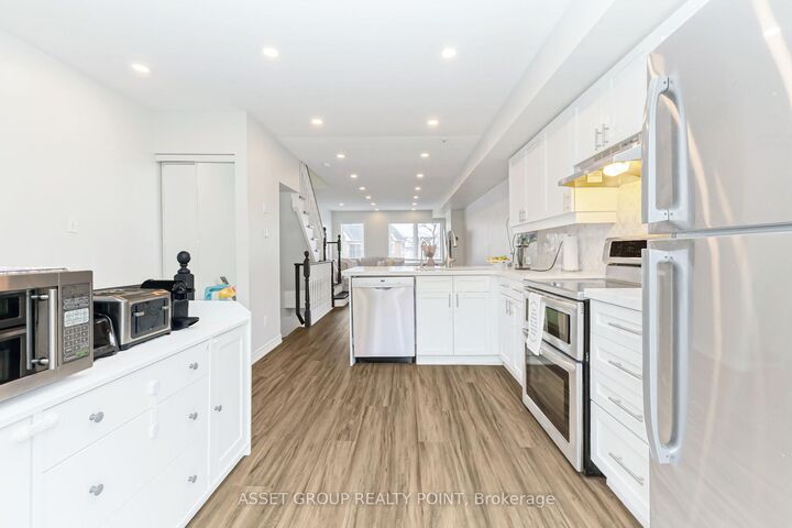 Property Photo:  1751 Lampman Avenue 33  ON L7L 6W3 