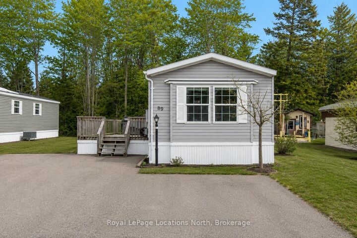 Property Photo: 89 Georgian Glen Drive ON L9Z 1K8