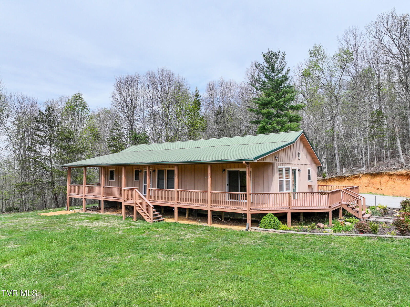 Property Photo:  805 Fox Road  TN 37641 