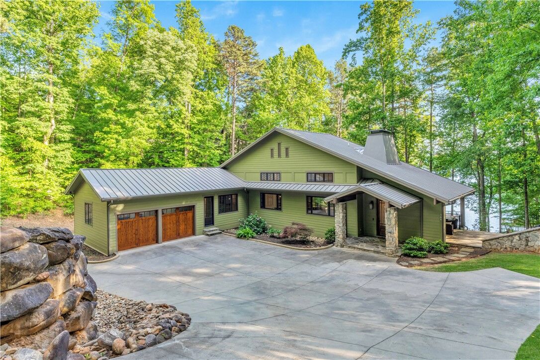 Property Photo:  304 Trottingwolf Trail  SC 29685 