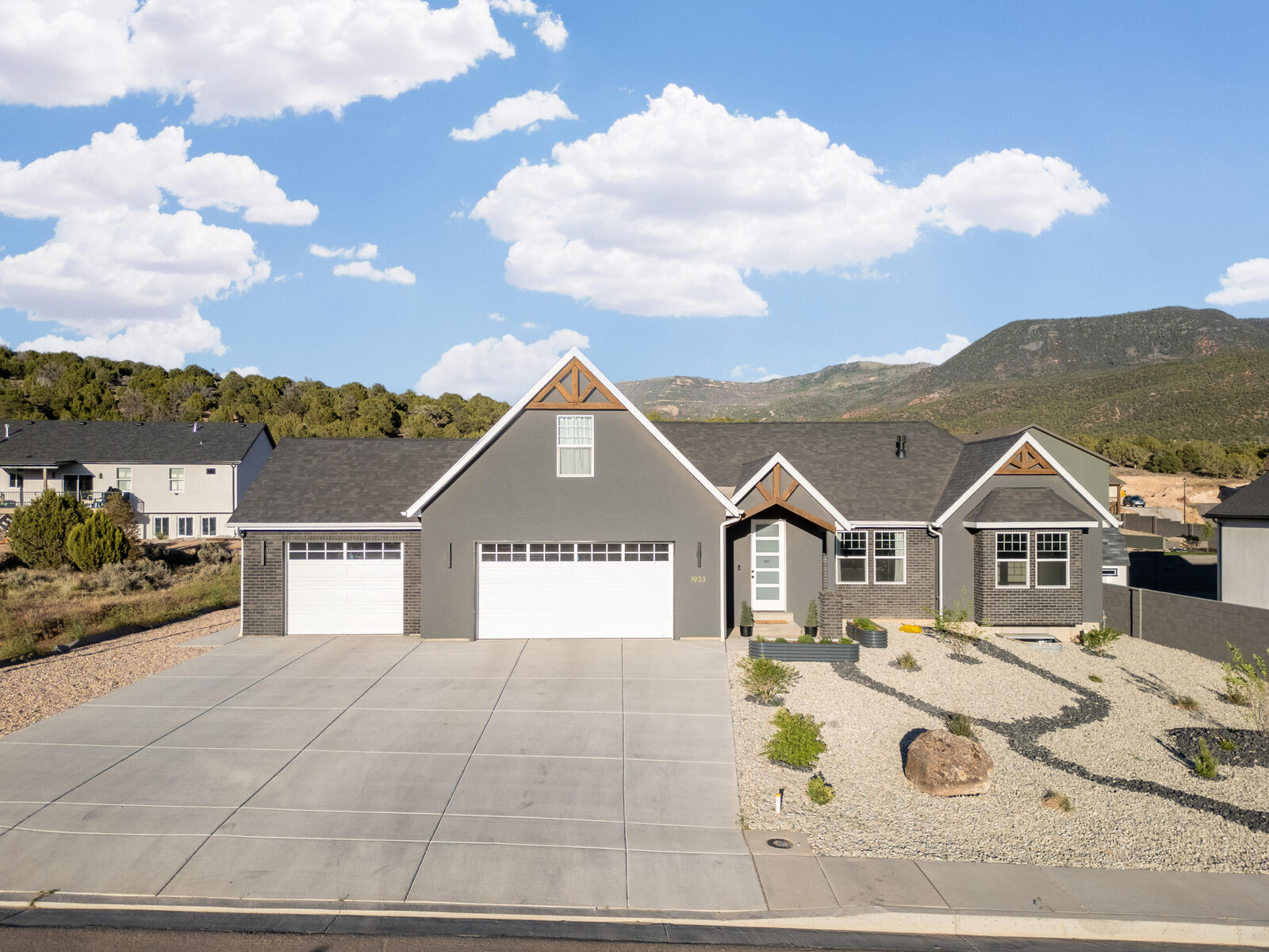 Property Photo:  1933 S Oak Springs Cir  UT 84720 