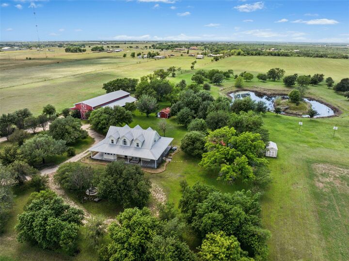Property Photo:  1610 County Road 463  TX 78621 