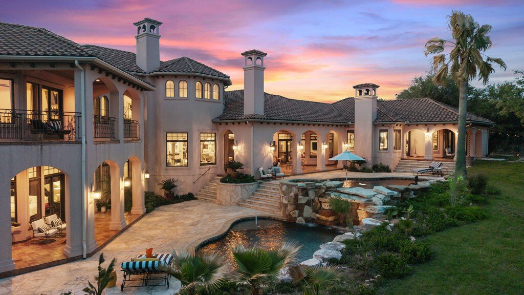 Property Photo: 104 S Angel Light Drive TX 78669