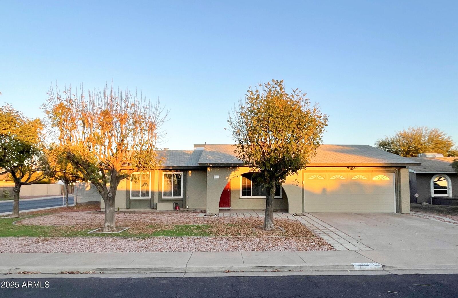 Property Photo:  3033 S Longmore --  AZ 85202 