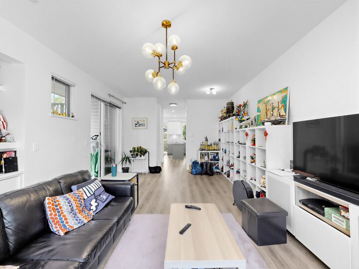 Property Photo: 1480 Southview Street 121 BC V3E 0G5