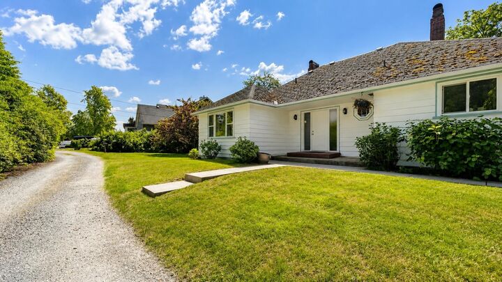 Property Photo:  34150 Glenwill Street  BC V2S 1X6 
