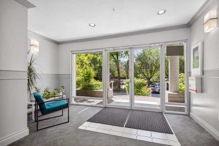 Property Photo: 2401 Hawthorne Avenue 112 BC V3C 6E9