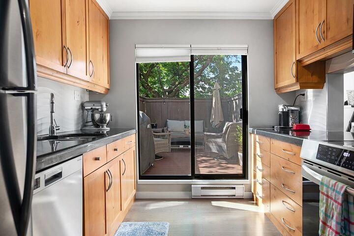 Property Photo:  230 W 14th Street 21  BC V7M 1P3 