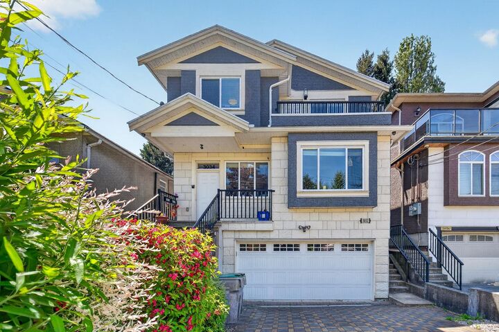 3034 Kings Avenue — photo 1