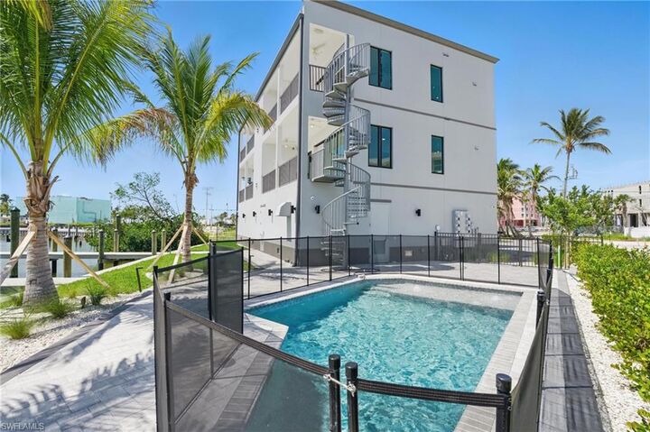 Property Photo:  855 Lagoon St 3  FL 33931 